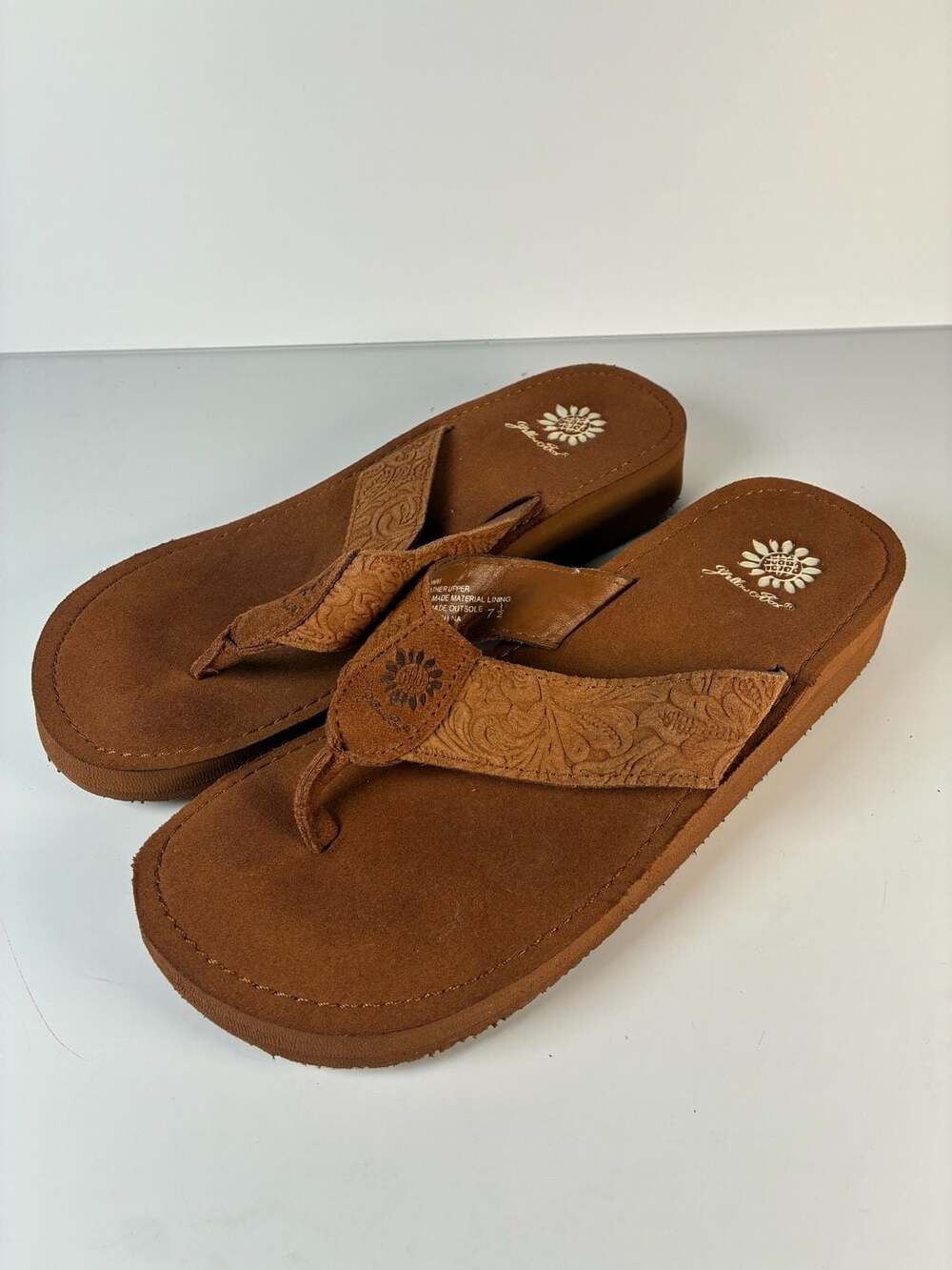 Yellow Box Chellie Platform Thong Sandals in Tan - Picture 2 of 9